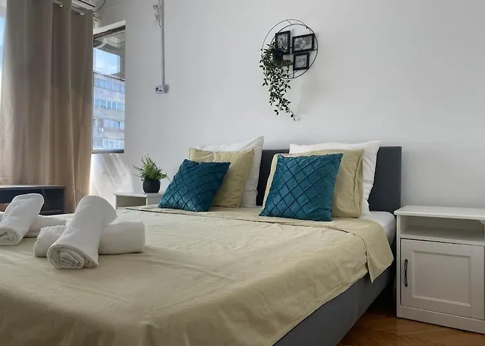 2 Bedroom Apartment With Terrace In City Center Bucureşti